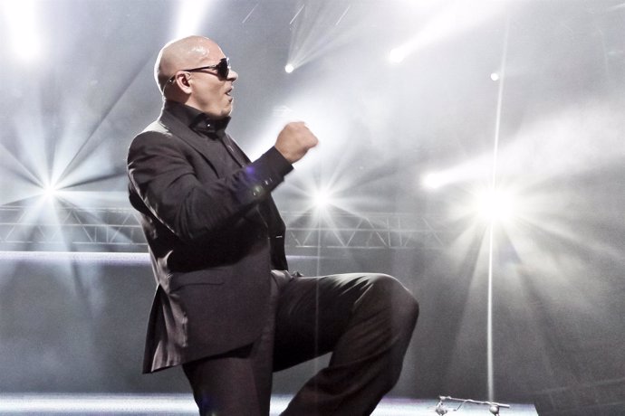 Pitbull Durante Una Actuación En Madrid.
