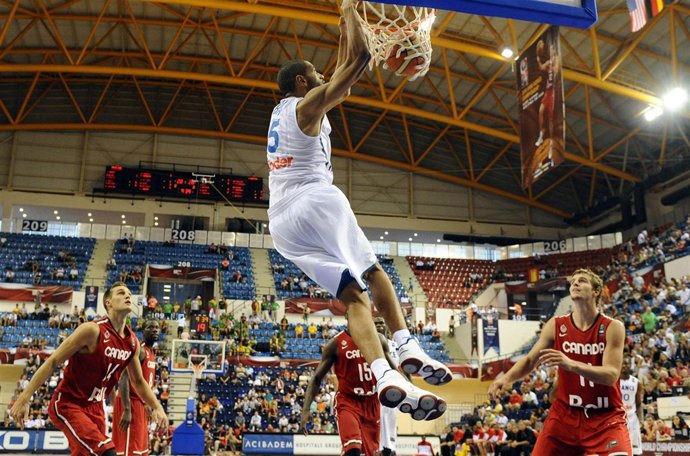 Batum machaca contra Canada