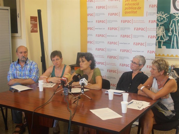 Representantes De Fmrpc, CC.OO., Fapac, Rosa Sensat Y USTEC-Stes     