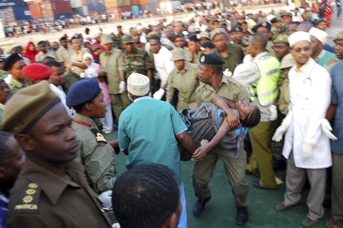 "El Buque Llevaba Entre 250 Y 300 Personas 