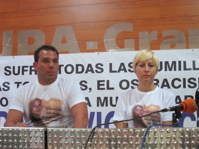 Padres de Mónica Carrión, asesinada por su novio el 19 de julio de 2011