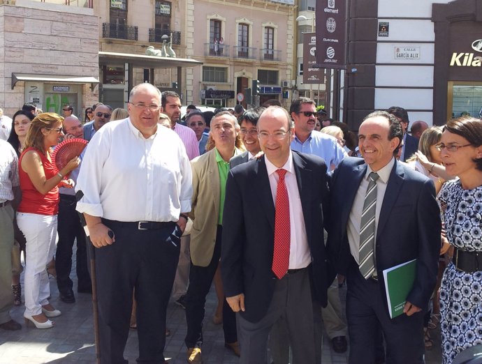 El alcalde de Almería y el consejero de Turismo y Comercio 