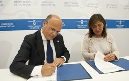 Manuel Baltar y Beatriz Mato suscriben un convenio