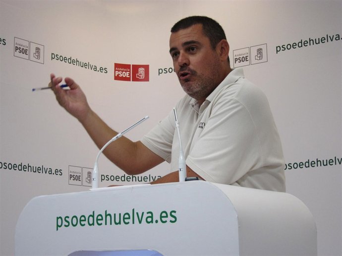 El secretario de Organización del PSOE, Jesús Ferrero, en rueda de prensa. 