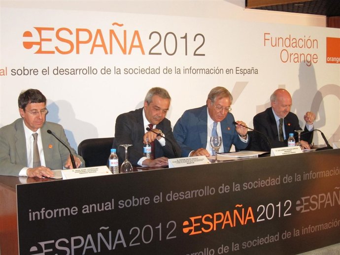 Informe anual 2012 de Fundación Orange
