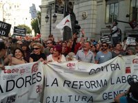 Economía.- Sindicatos y organizaciones sociales se preparan para activar la respuesta "más adecuada" a los ajustes