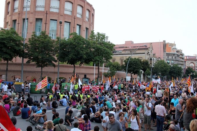 Manifestación Contra Los Recortes En Girona