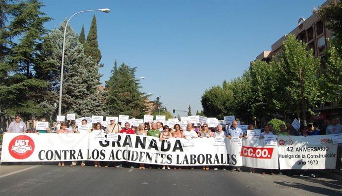 Concentración de trabajadores contra la muerte de obrero en Loja