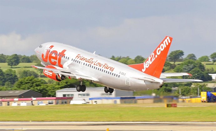 Avión Jet2.Com