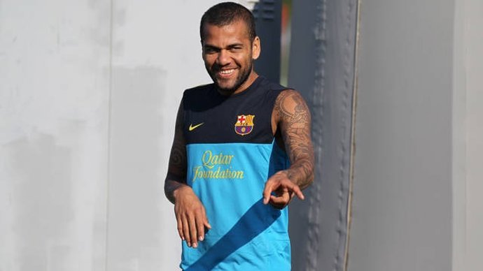 El Jugador Del FC Barcelona Dani Alves En Un Entrenamiento