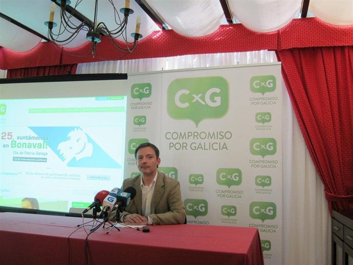 Xoán Bascuas, enla presentación de la imagen de Compromiso por Galicia