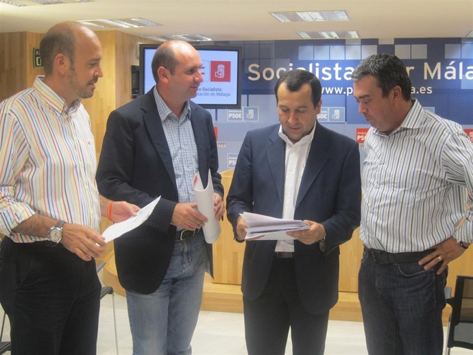 Conejo y Ruiz Espejo, junto a los alcaldes socialistas