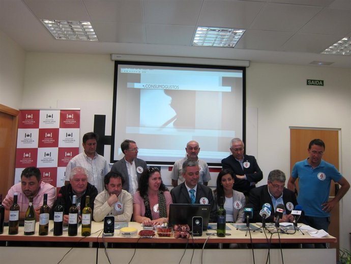 Presentación de la campaña 'Etiquetados en galego, por favor'