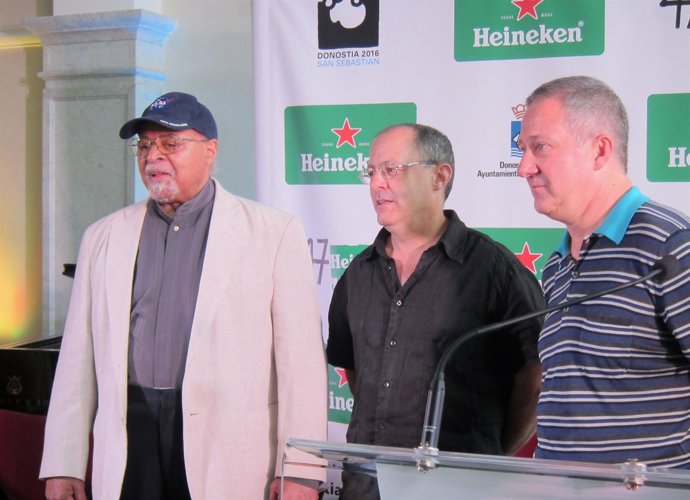 Cobb, Izagirre Y Martin.