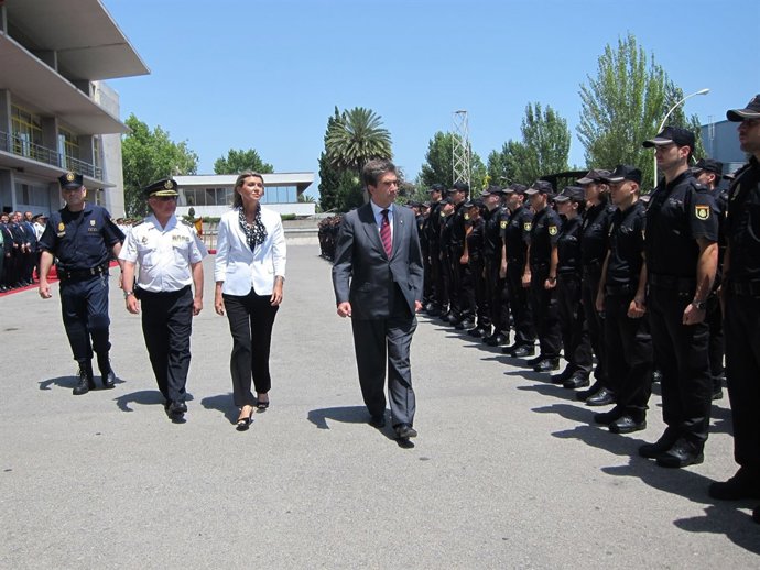 Dtor Gral De La Policía Nacional I.Cosidó, Y La Delegada Del Gobierno L. De Luna