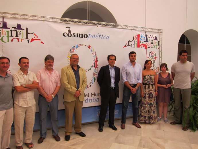Moreno Calderón, Nieto y Pérez Azaustre, entre los coordinadores de Cosmopoética