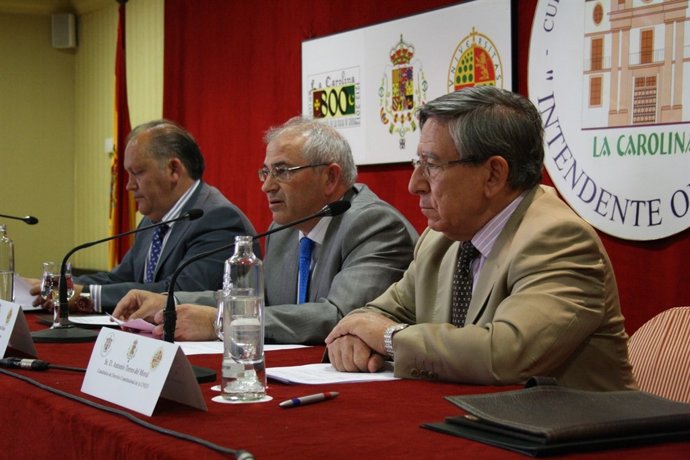 Parras en la clausura de los Cursos Intendente Olavide de La Carolina