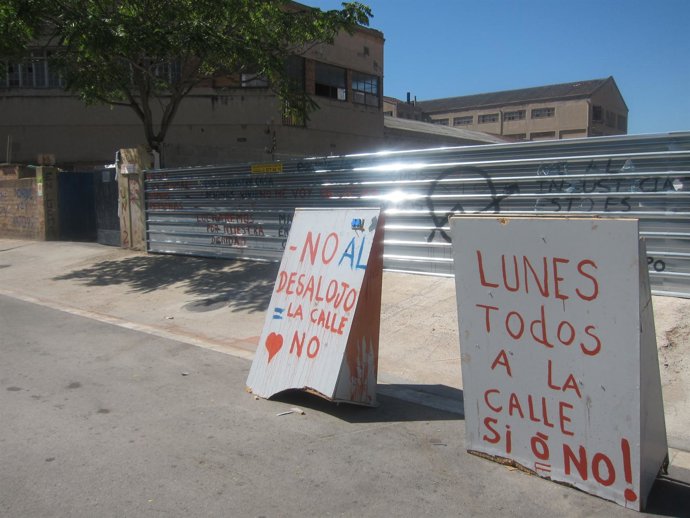 Asentamiento de inmigrantes en una nave del Poblenou de Barcelona