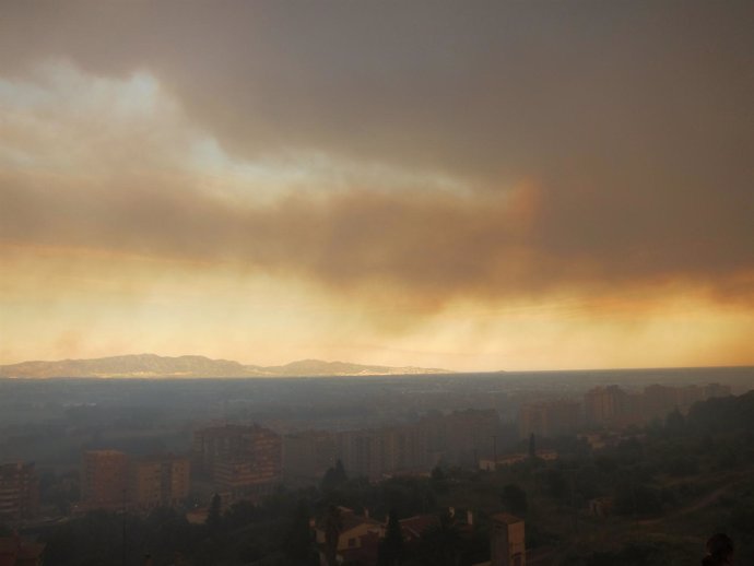 Incendio Del Empordà Visto Desde Figueres