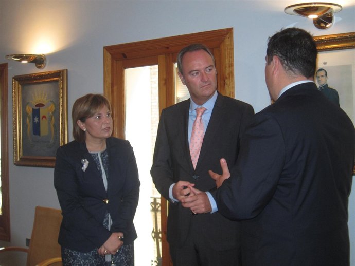 Fabra Junto A Bonig Y Al Alcalde De Beniparrell 