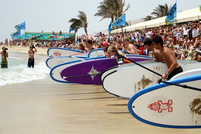 Primeras olas en el Fuerteventura Windsurfing & Kiteboarding World Cup 2012