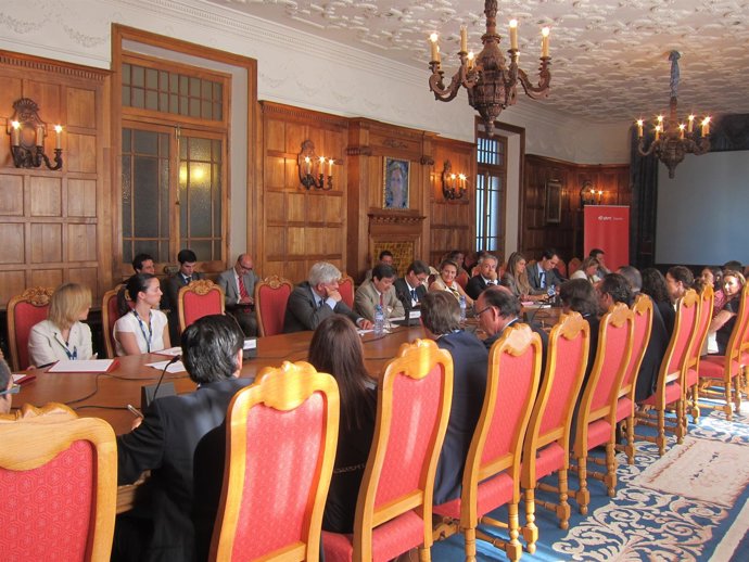 Mesa Redonda Del Curso