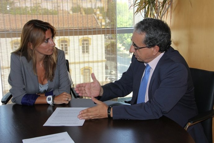 Reunión entre la Diputación y la UMA