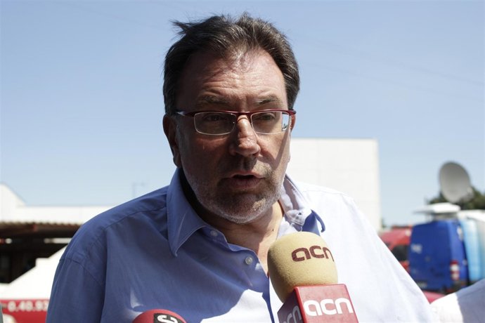 El conseller de Binestar Social, Josep Lluís Cleries, visita la zona