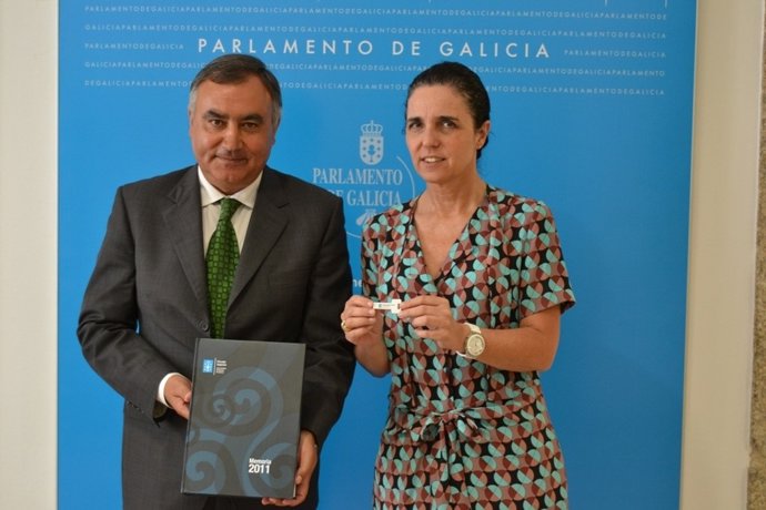 El fiscal superior de Galicia y la presidenta del Parlamento