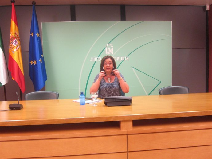 Rueda de prensa de la consejerar de Educación en Sevilla