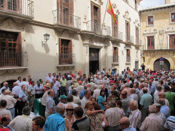 Protesta ante las puertas de la CHS