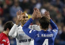 Kanouté y Segio Ramos