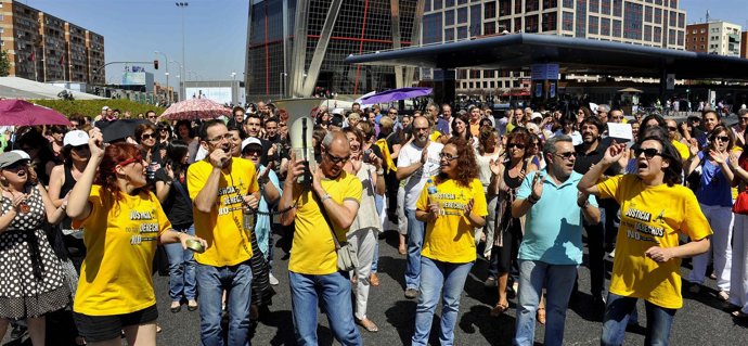 Funcionarios Plaza De Castilla Protesta                  