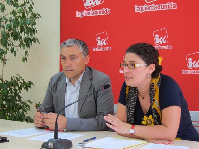 Manuel Orviz Y Marta Pulgar (IU), En Rueda De Prensa