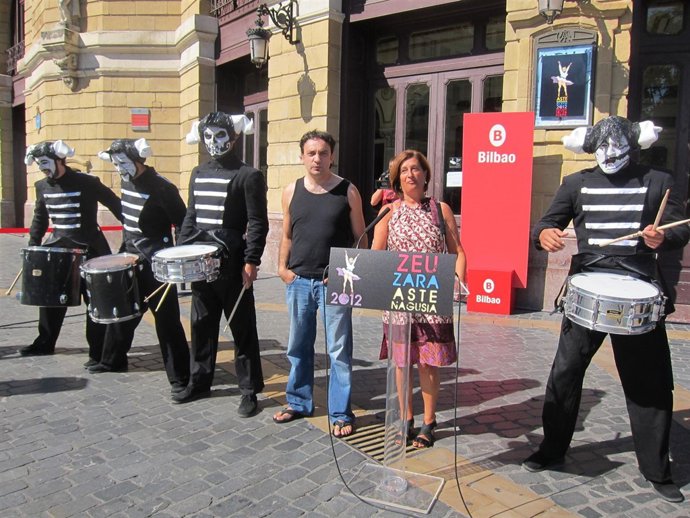 Presentación Del Teatro De Calle De  Aste Nagusia. 