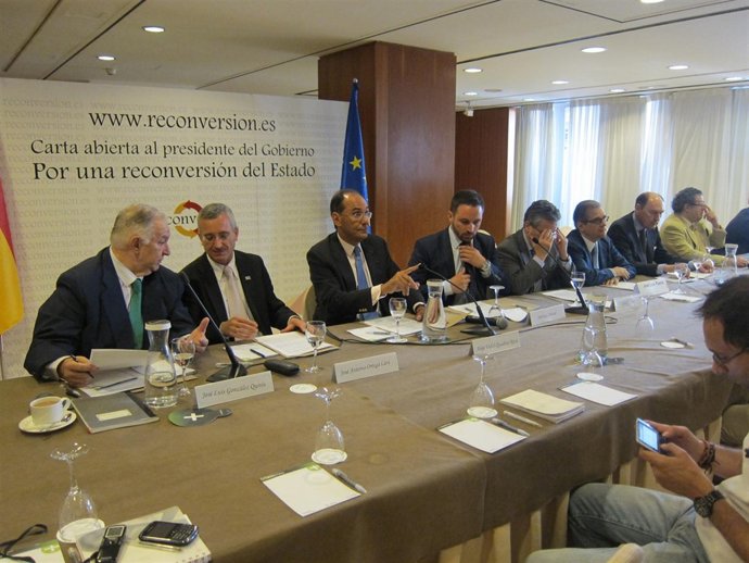 Miembros de la Plataforma reconversion.Es