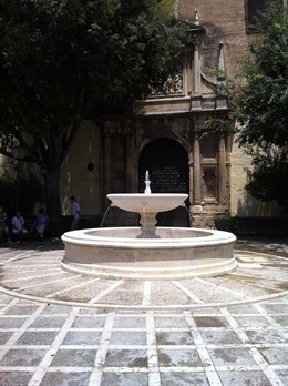 La fuente de la plaza de Santa Isabel.