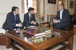 Monago y empresa familiar