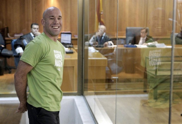 El Presunto Etarra Manex Castro Durante Su Juicio En La Audiencia Nacional