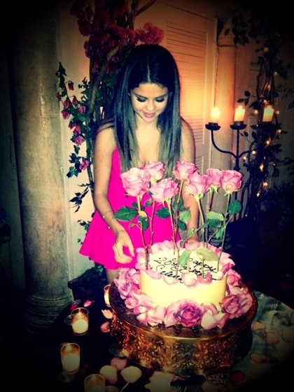  Selena Gomez disfruta de la mejor fiesta de cumpleaños de su vida