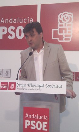 El portavoz del  PSOE en el Ayuntamiento, Gabriel Cruz. 