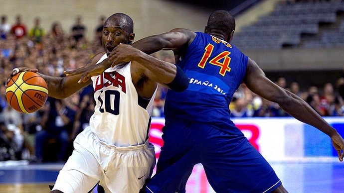 Kobe Bryant ante Serge Ibaka