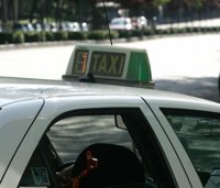 El sistema de precios de los autobuses de zona podría aplicarse en la fijación de la tarifa de taxi para Barajas