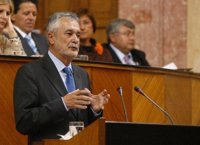 Griñán ofrece un "gran pacto" por Andalucía para defender el Estatuto y recuperar derechos históricos