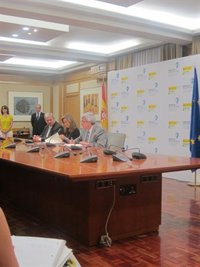 Los hosteleros españoles se comprometen a colaborar para evitar el consumo de alcohol masivo y adoptar buenas prácticas