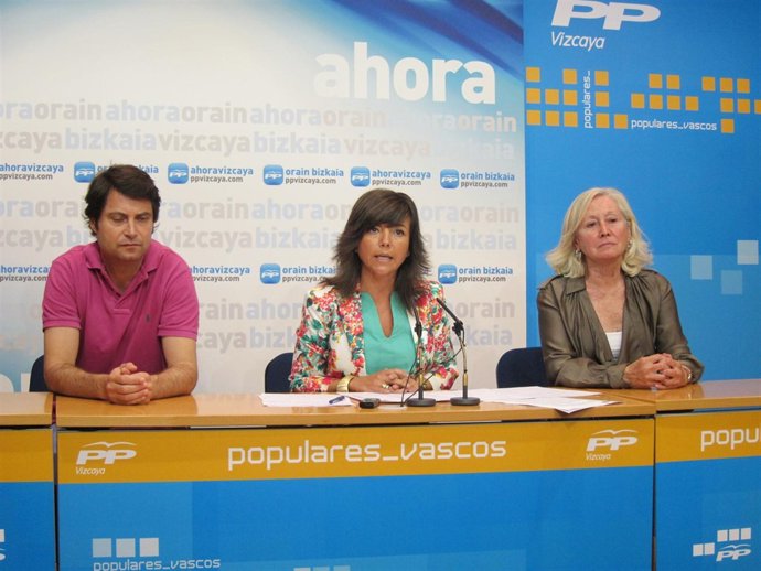 Nerea LLanos, con Javier Ruiz Y Juana Iturmendi