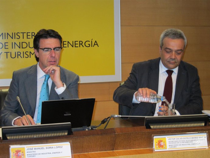 José Manuel Soria y Víctor Calvo Sotelo, en la presentación de la Agenda Digital