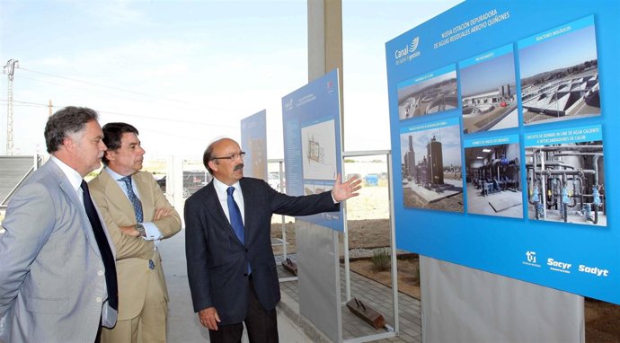 González Durante Su Visita