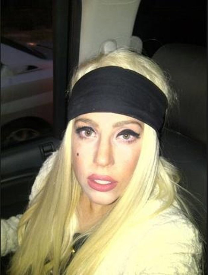LADY GAGA