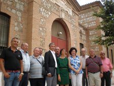 Miembros del grupo municipal socialista en la antigua prisión 